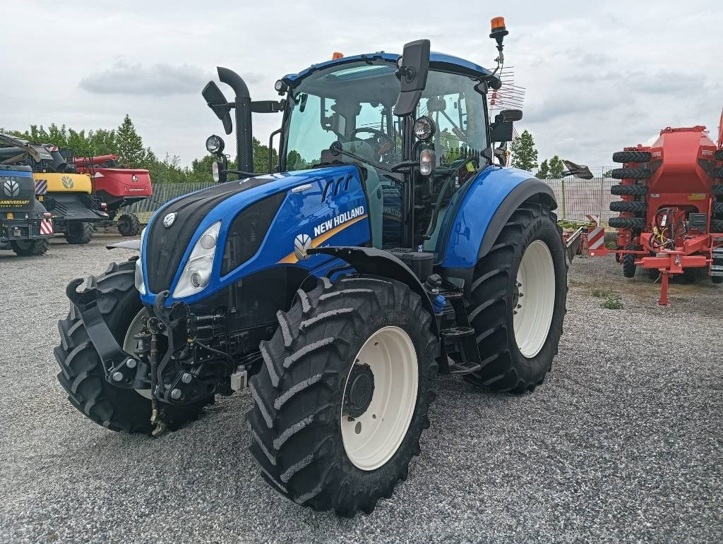 New Holland T 5.120 - Трактор: снимка 3 New Holland T 5.120 - Трактор: снимка 3