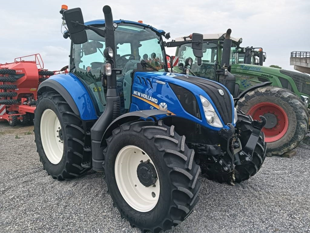 New Holland T 5.120 - Трактор: снимка 1 New Holland T 5.120 - Трактор: снимка 1