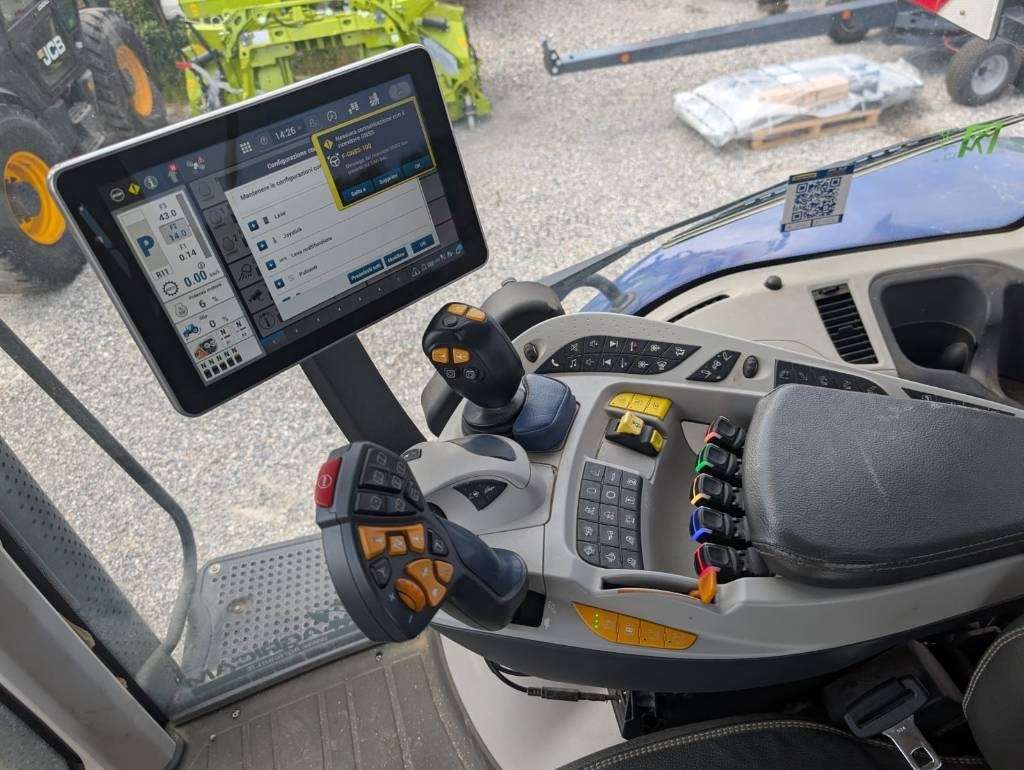 New Holland T 8.380 - Трактор: снимка 4 New Holland T 8.380 - Трактор: снимка 4