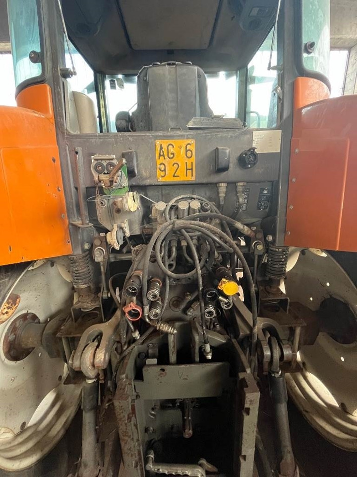 Renault Ares 640 RZ - Трактор: снимка 4 Renault Ares 640 RZ - Трактор: снимка 4