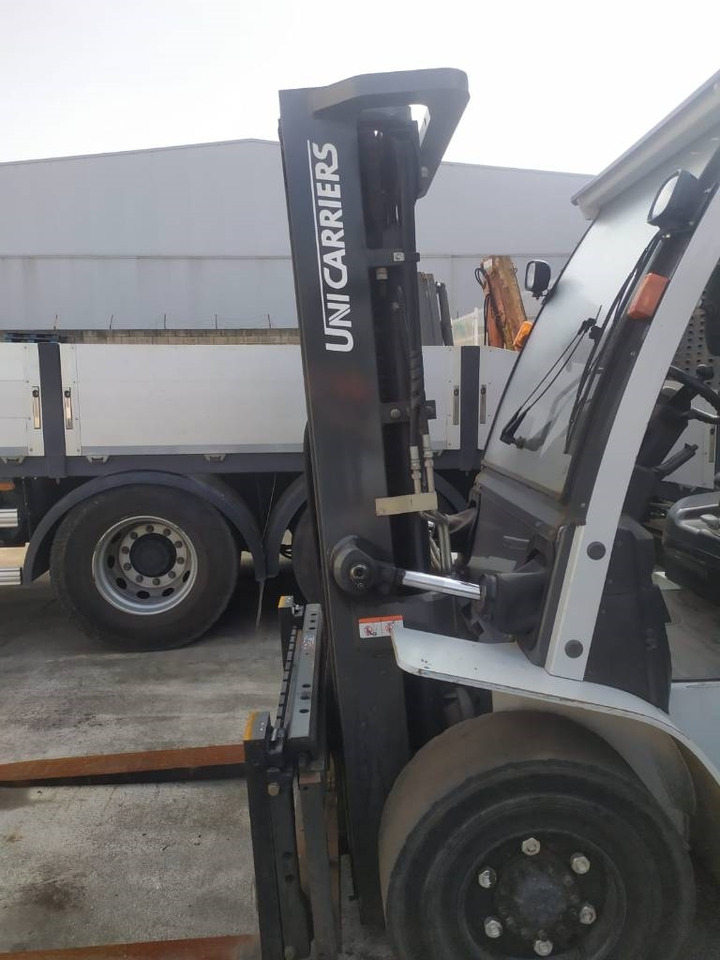 UniCarriers D1F4A40Q - Дизелов мотокар: снимка 4 UniCarriers D1F4A40Q - Дизелов мотокар: снимка 4
