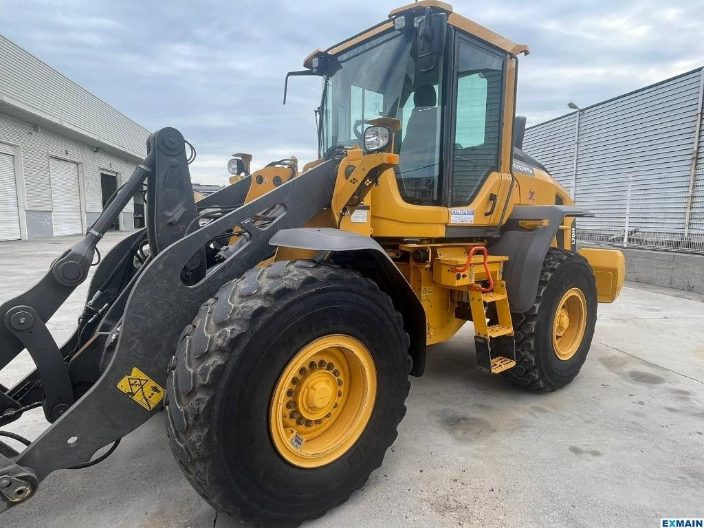 Volvo L 70 H  - Колесен товарач: снимка 2 Volvo L 70 H  - Колесен товарач: снимка 2