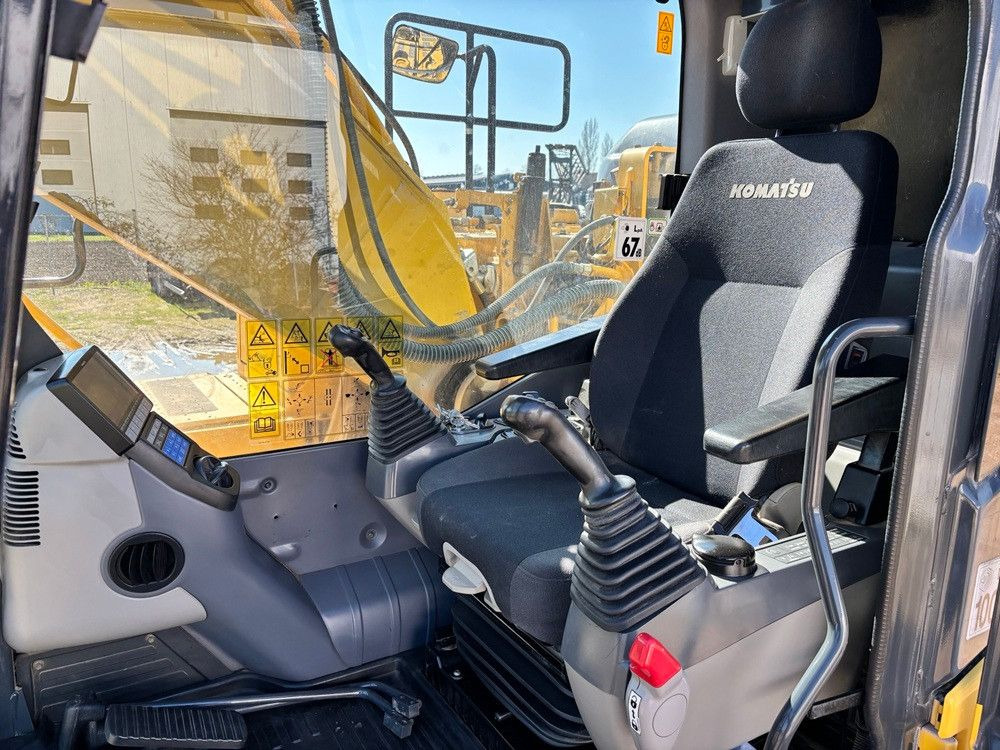 Komatsu PC210LC-11 - Верижен багер: снимка 4 Komatsu PC210LC-11 - Верижен багер: снимка 4