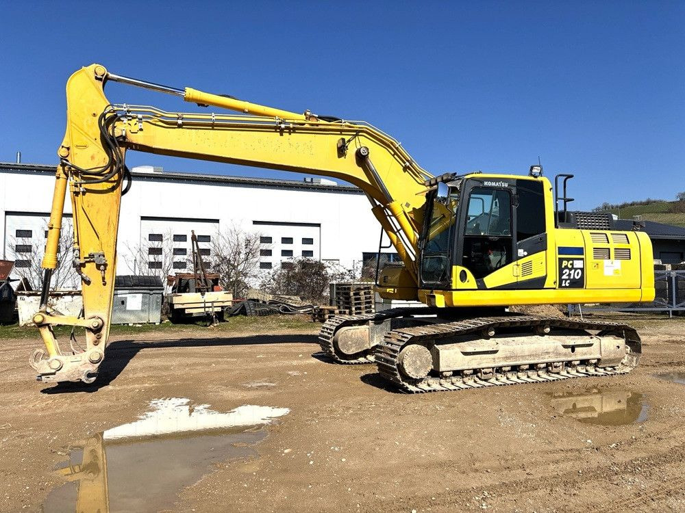 Komatsu PC210LC-11 - Верижен багер: снимка 1 Komatsu PC210LC-11 - Верижен багер: снимка 1