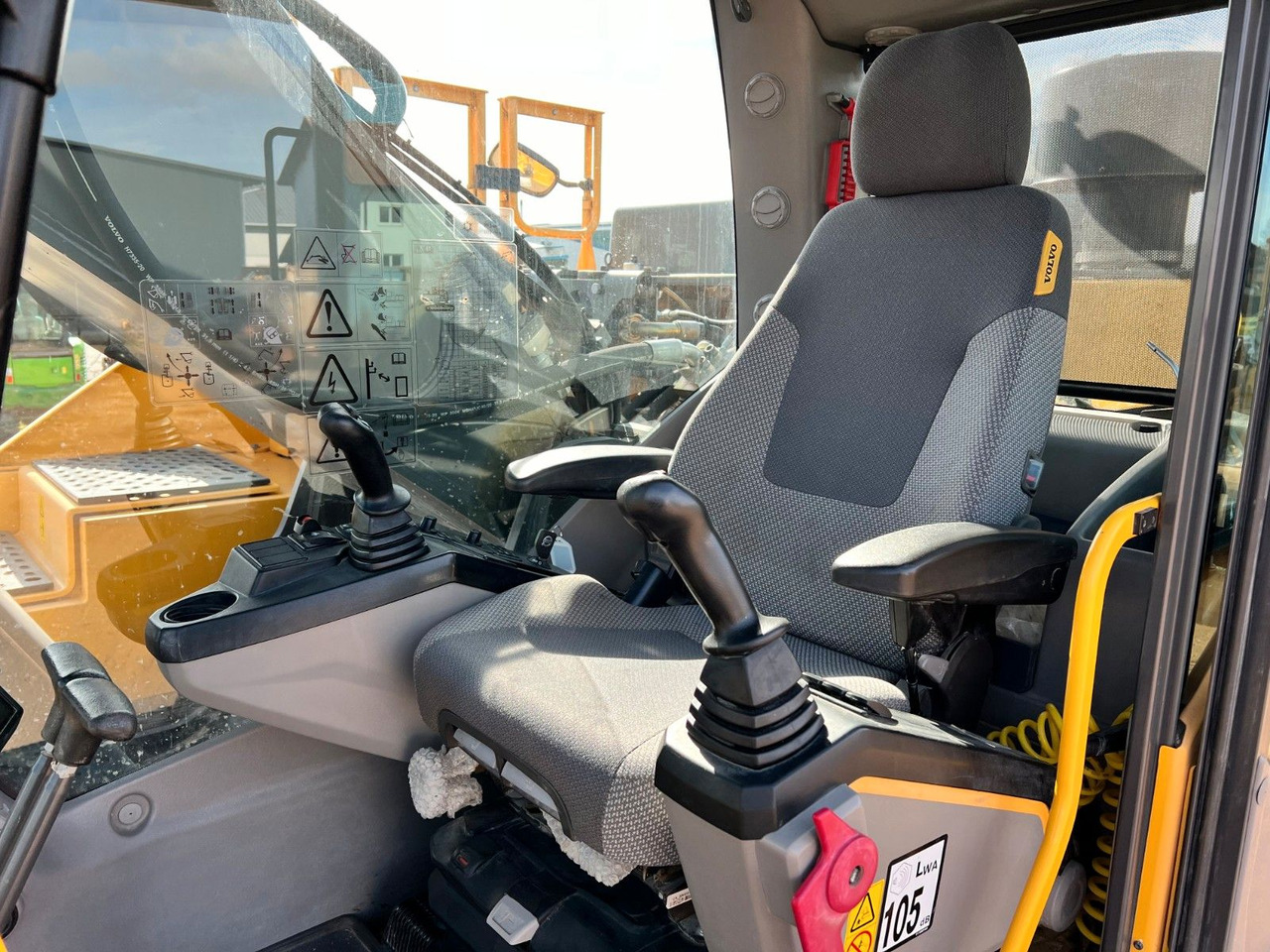Volvo EC380E-NL - Верижен багер: снимка 3 Volvo EC380E-NL - Верижен багер: снимка 3