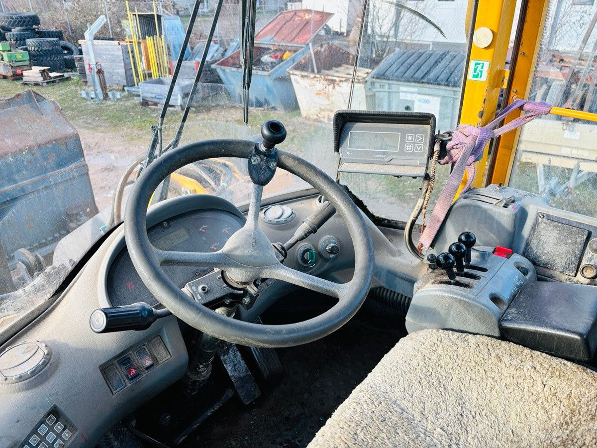 Volvo L60E - Колесен товарач: снимка 4 Volvo L60E - Колесен товарач: снимка 4