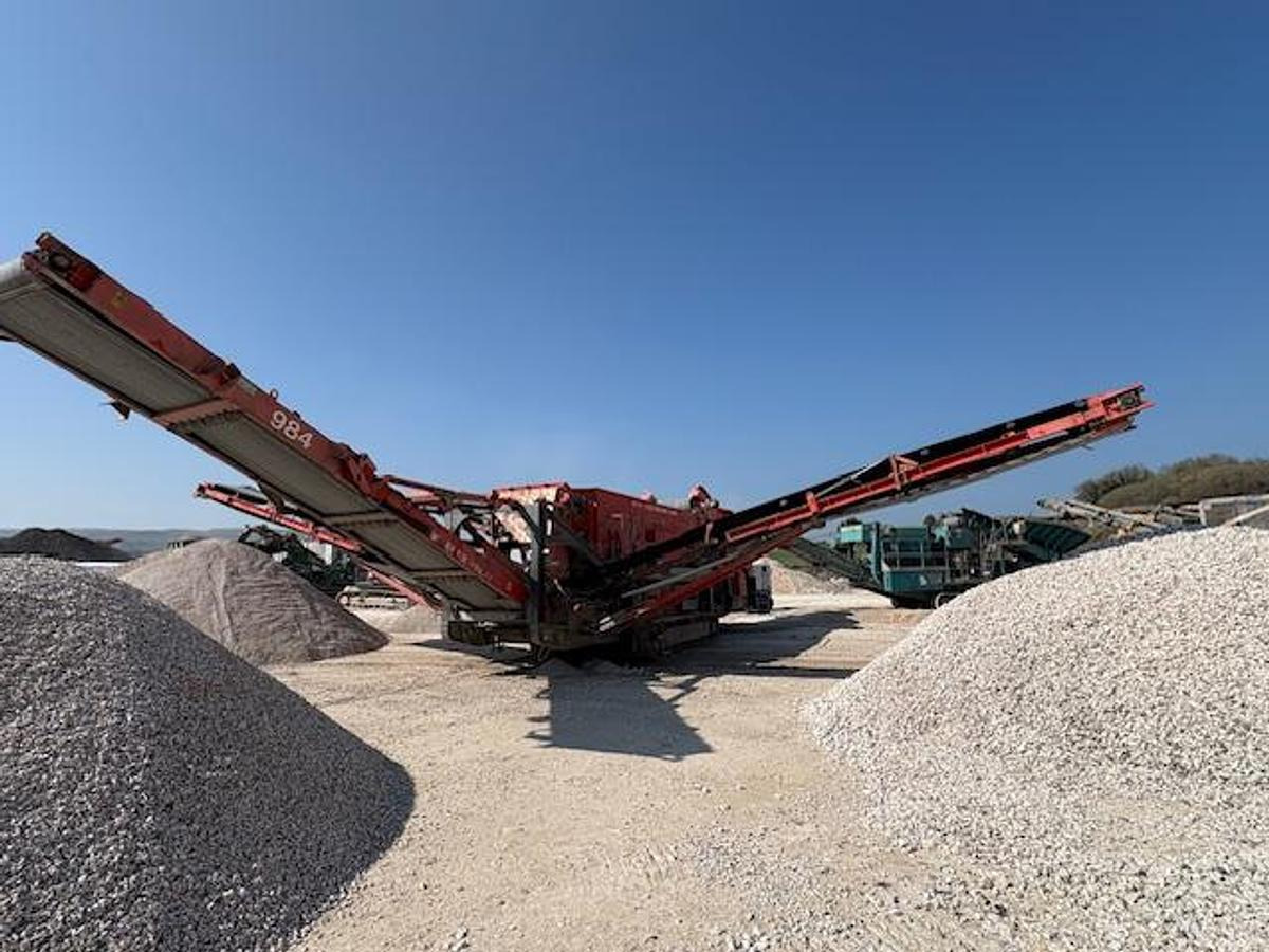 Terex Finlay 2015 Terex Finlay 984 - Пресевна инсталация: снимка 1 Terex Finlay 2015 Terex Finlay 984 - Пресевна инсталация: снимка 1