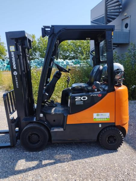 Doosan Chariot élévateur fenwick 2t gaz DOOSAN fenwick - Газокар: снимка 1 Doosan Chariot élévateur fenwick 2t gaz DOOSAN fenwick - Газокар: снимка 1