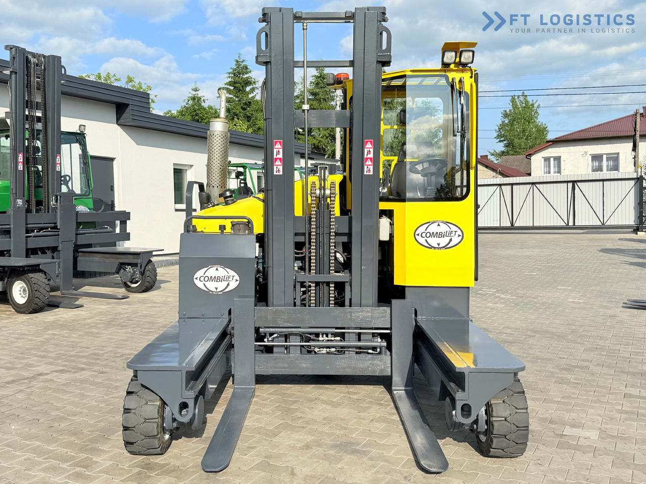 COMBILIFT C4000 / DIESEL / DUPLEX - 4100MM / FORK POSITIONER / ONLY 2951 MTH / LIKE NEW - Ричтрак с движение в 4 посоки: снимка 4 COMBILIFT C4000 / DIESEL / DUPLEX - 4100MM / FORK POSITIONER / ONLY 2951 MTH / LIKE NEW - Ричтрак с движение в 4 посоки: снимка 4