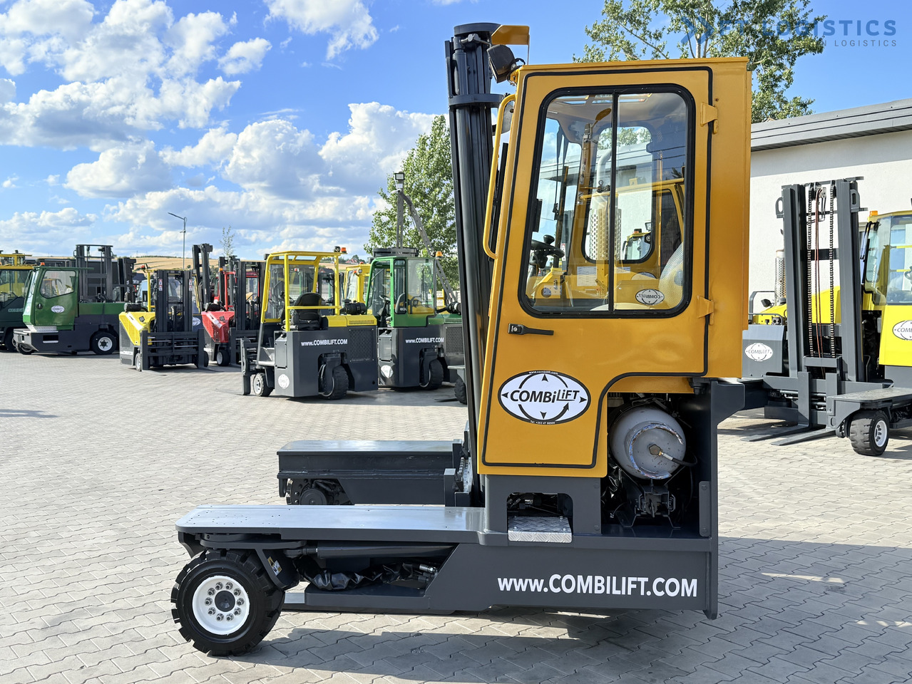COMBILIFT C4000 / GAS / DUPLEX - 4100MM / SIDE SHIFT / FREE LIFT / FULL HEATED CABIN / ONLY 4223 HOURS / CONDITION – LIKE NEW! - Ричтрак с движение в 4 посоки: снимка 4 COMBILIFT C4000 / GAS / DUPLEX - 4100MM / SIDE SHIFT / FREE LIFT / FULL HEATED CABIN / ONLY 4223 HOURS / CONDITION – LIKE NEW! - Ричтрак с движение в 4 посоки: снимка 4