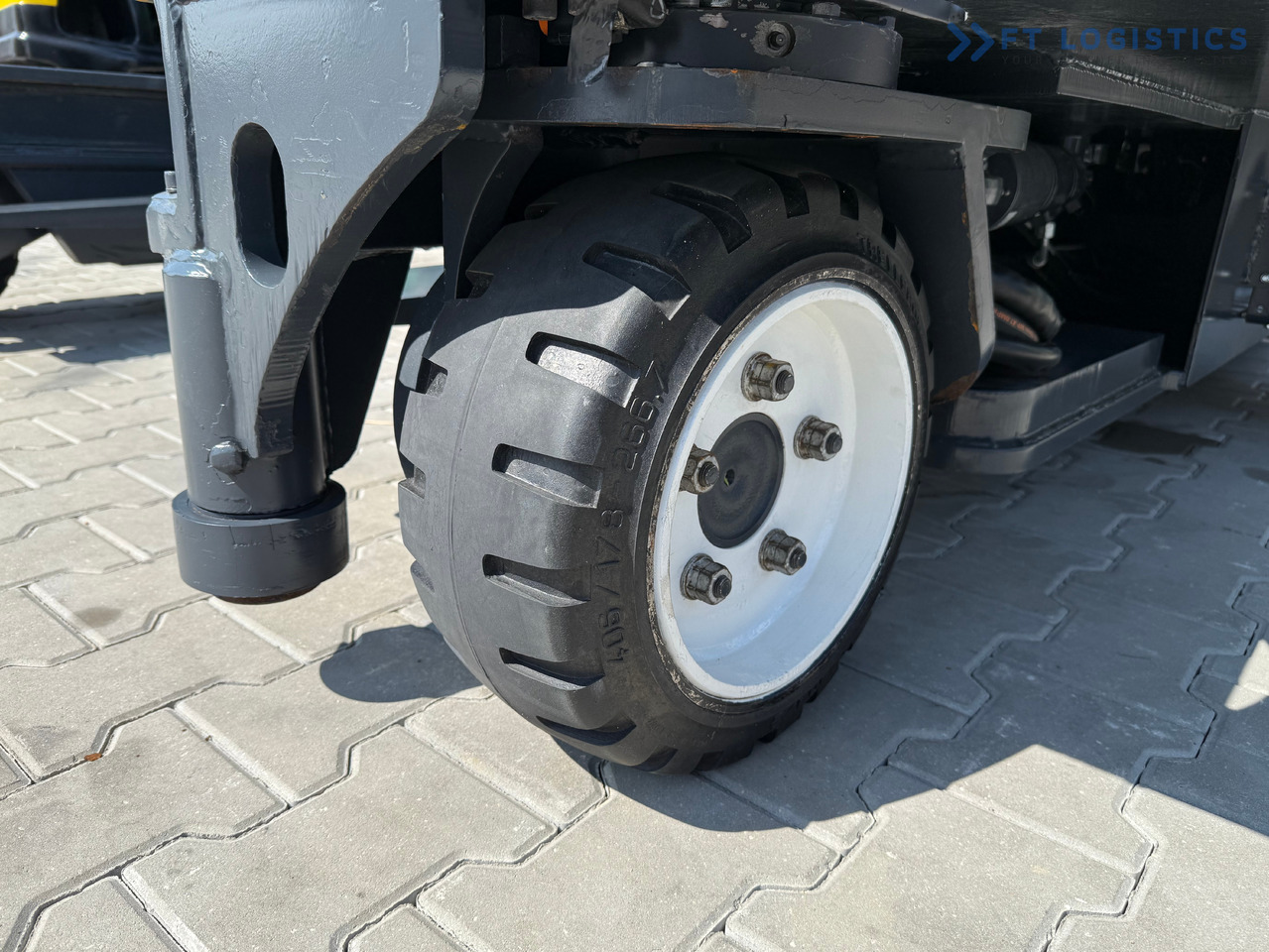 COMBILIFT C5000E / ELECTRIC / TRIPLEX 8300MM / FULL FREE LIFT / WIDE POSITIONER / FORK SIDESHIFT / BATTERY LIKE NEW - Ричтрак с движение в 4 посоки: снимка 3 COMBILIFT C5000E / ELECTRIC / TRIPLEX 8300MM / FULL FREE LIFT / WIDE POSITIONER / FORK SIDESHIFT / BATTERY LIKE NEW - Ричтрак с движение в 4 посоки: снимка 3