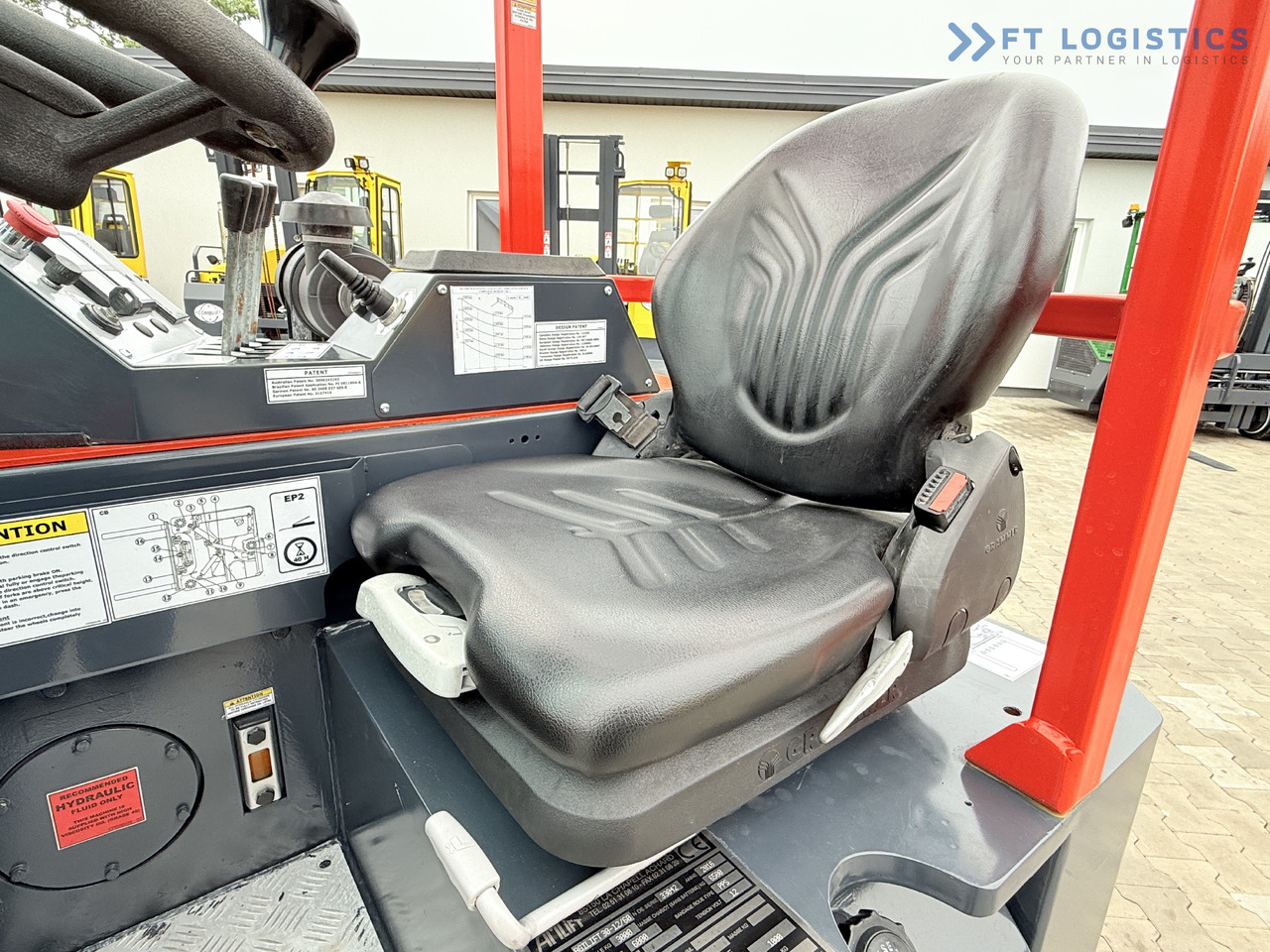 COMBILIFT Combilift C3000CB – TRIPLEX 6000mm – Year 2016 / Only 2,161 hours / Free Lift / Fork Positioner / Diesel - Ричтрак с движение в 4 посоки: снимка 4 COMBILIFT Combilift C3000CB – TRIPLEX 6000mm – Year 2016 / Only 2,161 hours / Free Lift / Fork Positioner / Diesel - Ричтрак с движение в 4 посоки: снимка 4