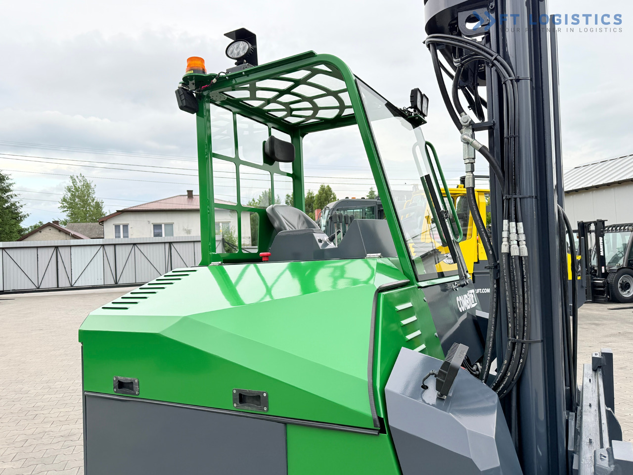 COMBILIFT Combilift CBE4000 / TRIPLEX 5200MM / ELECTRIC / FREE LIFT / FORK POSITIONER / SIDESHIFT / LIKE NEW - Ричтрак с движение в 4 посоки: снимка 4 COMBILIFT Combilift CBE4000 / TRIPLEX 5200MM / ELECTRIC / FREE LIFT / FORK POSITIONER / SIDESHIFT / LIKE NEW - Ричтрак с движение в 4 посоки: снимка 4
