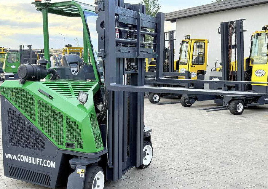 Combilift C2500CB / GAS / TRIPLEX - 4900MM / FREE-LIFT / POSITIONER / SIDE SHIFT / LIKE NEW - Ричтрак с движение в 4 посоки: снимка 1 Combilift C2500CB / GAS / TRIPLEX - 4900MM / FREE-LIFT / POSITIONER / SIDE SHIFT / LIKE NEW - Ричтрак с движение в 4 посоки: снимка 1