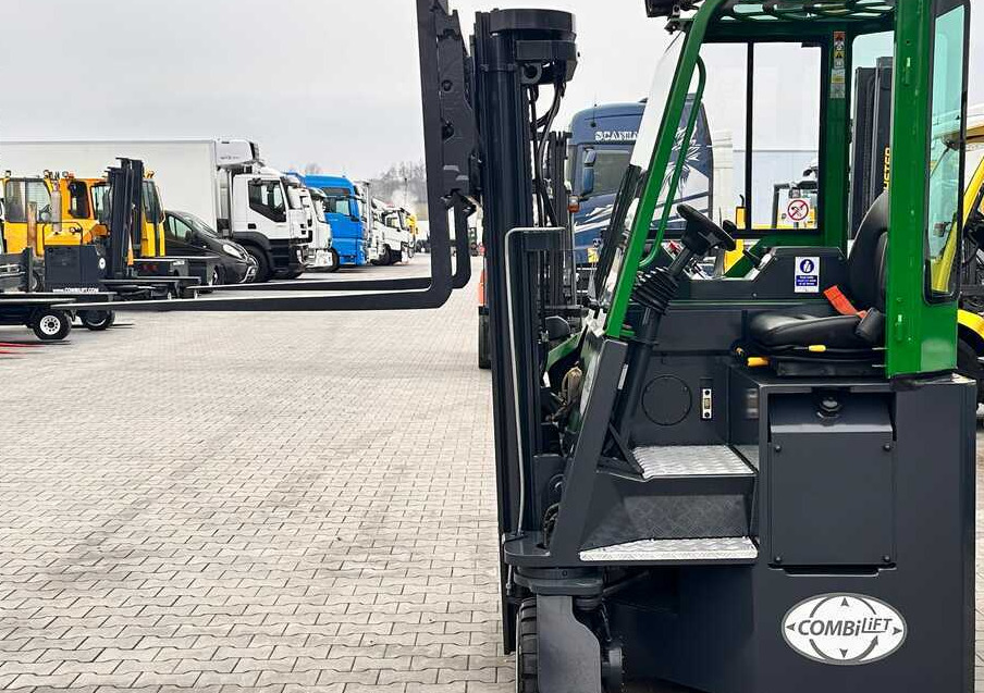 Ричтрак с движение в 4 посоки Combilift C2500CB / TRIPLEX / DIESEL / 4900MM / FREE LIFT / POSITIONER 1720MM / LIKE NEW: снимка 11