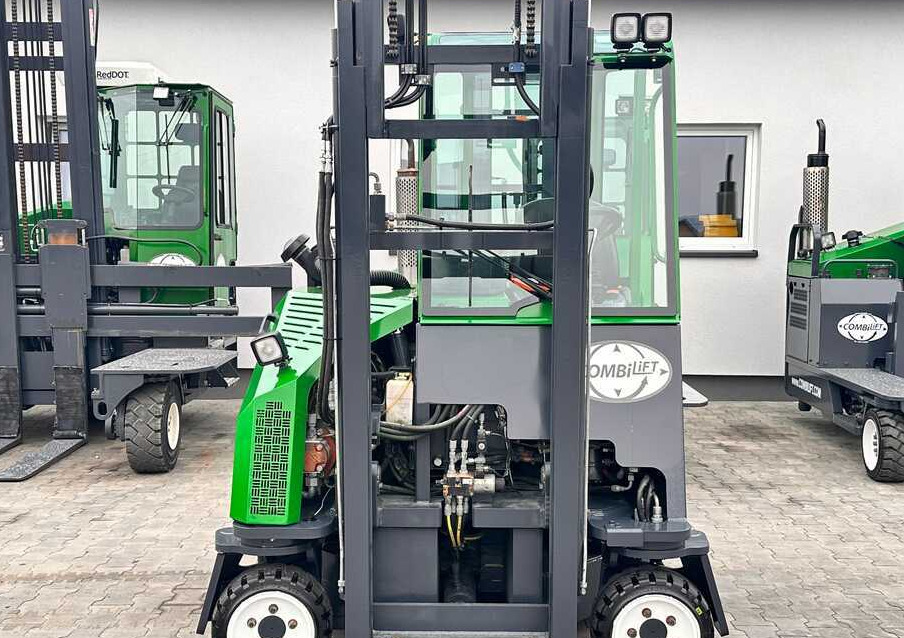 Ричтрак с движение в 4 посоки Combilift C2500CB / TRIPLEX / DIESEL / 4900MM / FREE LIFT / POSITIONER 1720MM / LIKE NEW: снимка 18