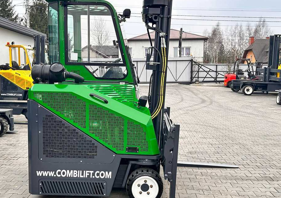 Ричтрак с движение в 4 посоки Combilift C2500CB / TRIPLEX / DIESEL / 4900MM / FREE LIFT / POSITIONER 1720MM / LIKE NEW: снимка 9