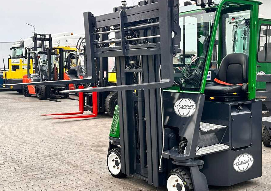 Ричтрак с движение в 4 посоки Combilift C2500CB / TRIPLEX / DIESEL / 4900MM / FREE LIFT / POSITIONER 1720MM / LIKE NEW: снимка 10