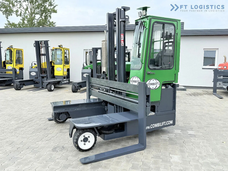 Combilift C3000 / DIESEL / DUPLEX - 4000MM / WIDE FORK POSITIONER 2700MM / FULL HEATED CABIN / ONLY 6905H / CONDITION - LIKE NEW! C3000 / - Ричтрак с движение в 4 посоки: снимка 2 Combilift C3000 / DIESEL / DUPLEX - 4000MM / WIDE FORK POSITIONER 2700MM / FULL HEATED CABIN / ONLY 6905H / CONDITION - LIKE NEW! C3000 / - Ричтрак с движение в 4 посоки: снимка 2