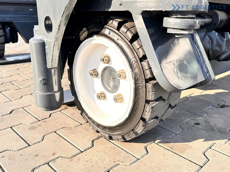 Combilift C3000 / DUPLEX / 4100MM / LPG / FREE LIFT / Like New C3000 / DUPLEX / 4100MM / LPG / FREE LIFT / Like New - Ричтрак с движение в 4 посоки: снимка 4 Combilift C3000 / DUPLEX / 4100MM / LPG / FREE LIFT / Like New C3000 / DUPLEX / 4100MM / LPG / FREE LIFT / Like New - Ричтрак с движение в 4 посоки: снимка 4