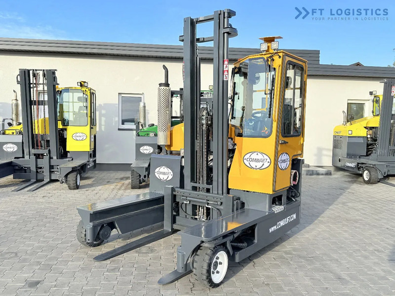 Combilift C3000 / GAS / DUPLEX 4500MM / ONLY 3096 HOURS / FORK SIDE SHIFT / FULL CABIN / EXCELLENT CONDITION / Wide range of four-way and - Ричтрак с движение в 4 посоки: снимка 4 Combilift C3000 / GAS / DUPLEX 4500MM / ONLY 3096 HOURS / FORK SIDE SHIFT / FULL CABIN / EXCELLENT CONDITION / Wide range of four-way and - Ричтрак с движение в 4 посоки: снимка 4