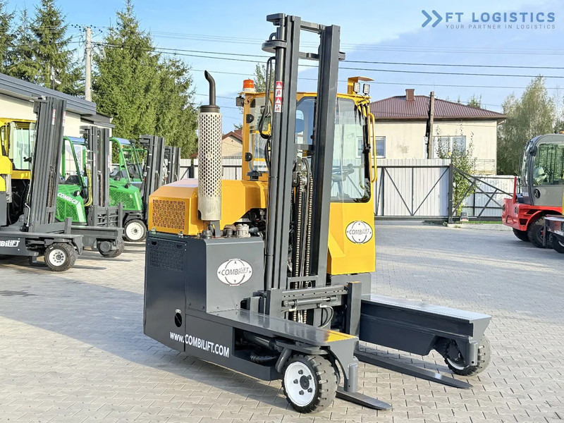 Combilift C3000 / GAS / DUPLEX 4500MM / ONLY 3096 HOURS / FORK SIDE SHIFT / FULL CABIN / EXCELLENT CONDITION / Wide range of four-way and - Ричтрак с движение в 4 посоки: снимка 5 Combilift C3000 / GAS / DUPLEX 4500MM / ONLY 3096 HOURS / FORK SIDE SHIFT / FULL CABIN / EXCELLENT CONDITION / Wide range of four-way and - Ричтрак с движение в 4 посоки: снимка 5