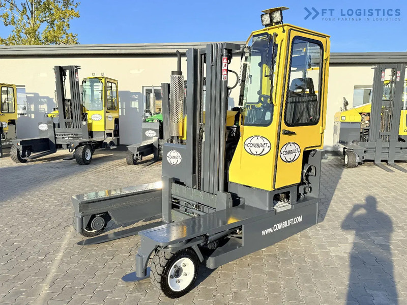 Combilift C3000 / GAS / TRIPLEX 4900MM / FREE LIFT / FORK POSITIONER / FULL CABIN / EXCELLENT CONDITION / Wide range of four-way and side - Ричтрак с движение в 4 посоки: снимка 1 Combilift C3000 / GAS / TRIPLEX 4900MM / FREE LIFT / FORK POSITIONER / FULL CABIN / EXCELLENT CONDITION / Wide range of four-way and side - Ричтрак с движение в 4 посоки: снимка 1