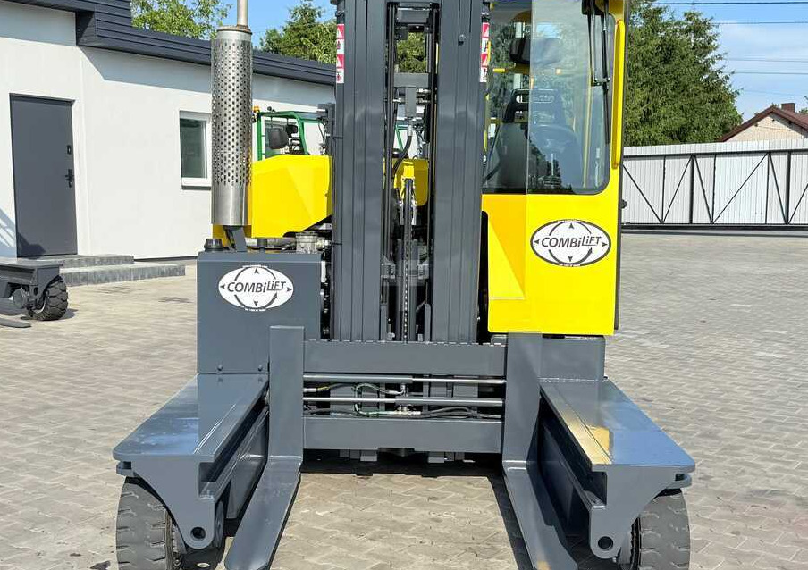 Combilift C3000 / GAS / TRIPLEX - 4900MM / ONLY 1537 HOURS / FORK POSITIONER / CABIN / LIKE NEW - Ричтрак с движение в 4 посоки: снимка 5 Combilift C3000 / GAS / TRIPLEX - 4900MM / ONLY 1537 HOURS / FORK POSITIONER / CABIN / LIKE NEW - Ричтрак с движение в 4 посоки: снимка 5
