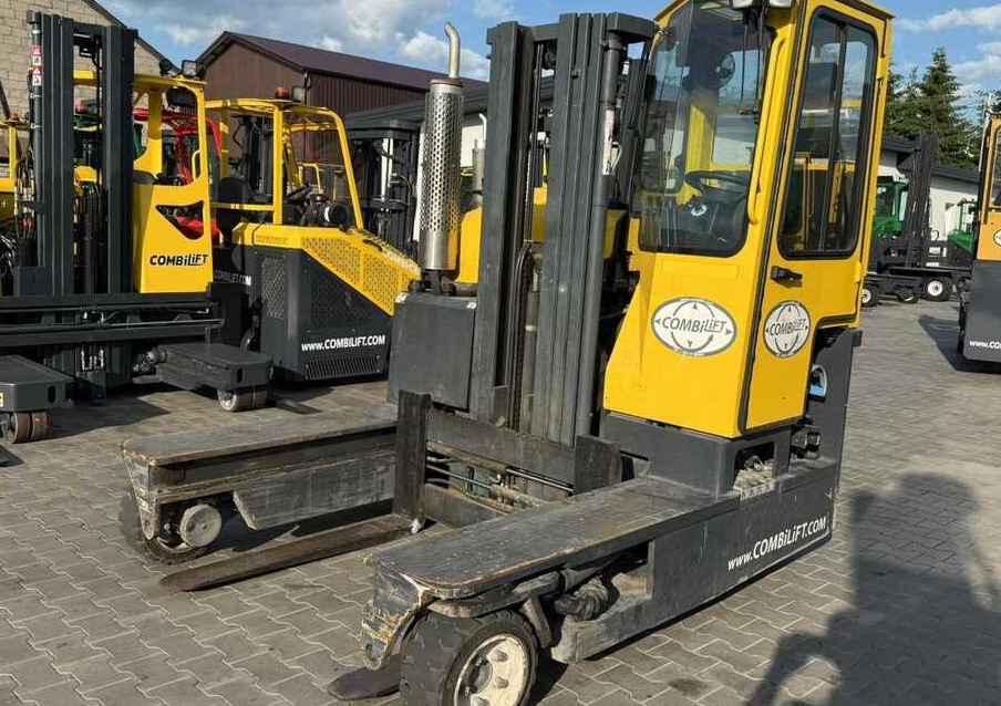 Combilift C3000 / ONLY 1510 HOURS / GAS / TRIPLEX 4900 / LIKE NEW - Ричтрак с движение в 4 посоки: снимка 1 Combilift C3000 / ONLY 1510 HOURS / GAS / TRIPLEX 4900 / LIKE NEW - Ричтрак с движение в 4 посоки: снимка 1