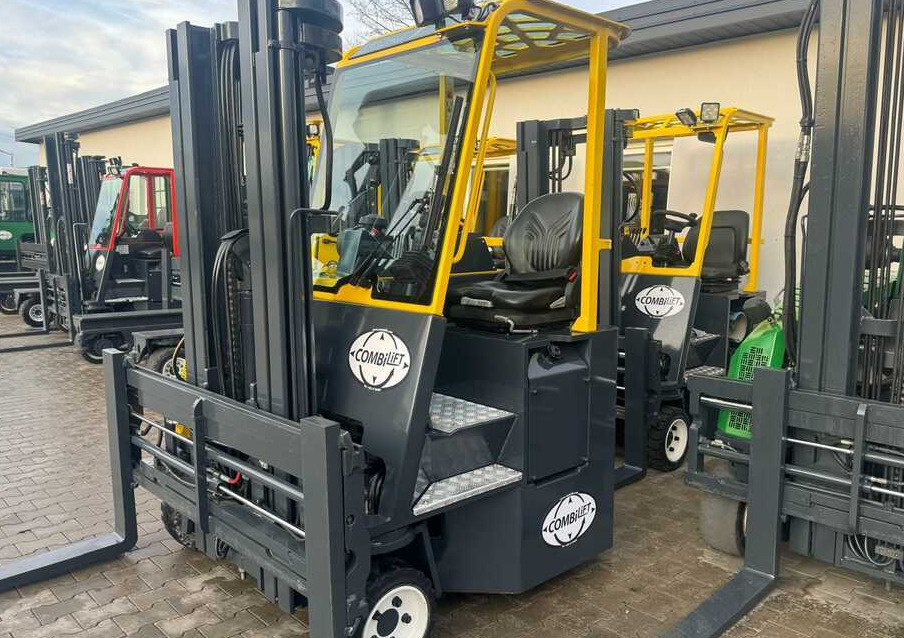 Combilift C3000CB -DIESEL- Only 6117 hours - Ричтрак с движение в 4 посоки: снимка 1 Combilift C3000CB -DIESEL- Only 6117 hours - Ричтрак с движение в 4 посоки: снимка 1
