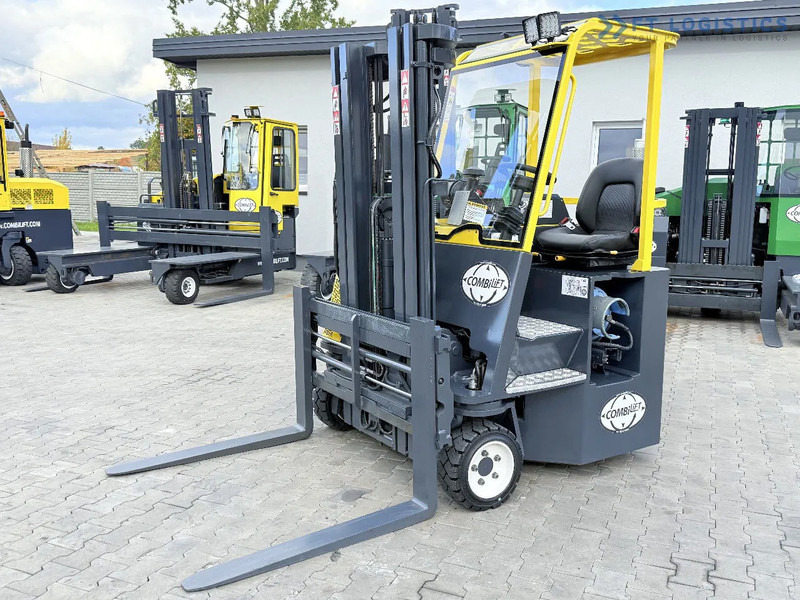 Combilift C3000CB / GAS / TRIPLEX 4900MM / FREE LIFT / FORK POSITIONER / SIDE SHIFT / EXCELLENT CONDITION / Wide range of four-way and sid - Ричтрак с движение в 4 посоки: снимка 5 Combilift C3000CB / GAS / TRIPLEX 4900MM / FREE LIFT / FORK POSITIONER / SIDE SHIFT / EXCELLENT CONDITION / Wide range of four-way and sid - Ричтрак с движение в 4 посоки: снимка 5