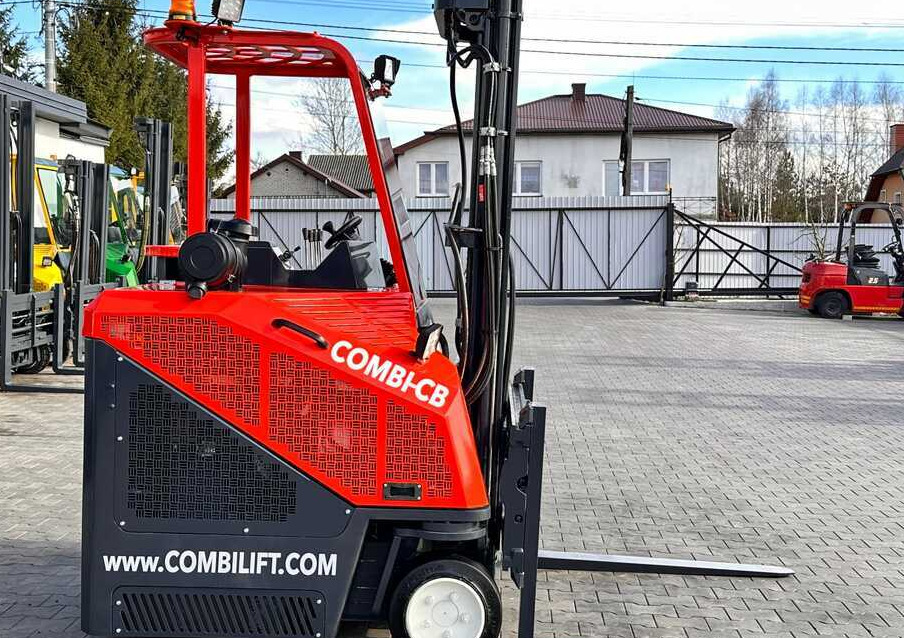 Combilift C3000CB / LPG / TRIPLEX / 5500MM / FREE LIFT / SIDE SHIFT + FORK POSITIONER / LIKE NEW - Ричтрак с движение в 4 посоки: снимка 5 Combilift C3000CB / LPG / TRIPLEX / 5500MM / FREE LIFT / SIDE SHIFT + FORK POSITIONER / LIKE NEW - Ричтрак с движение в 4 посоки: снимка 5