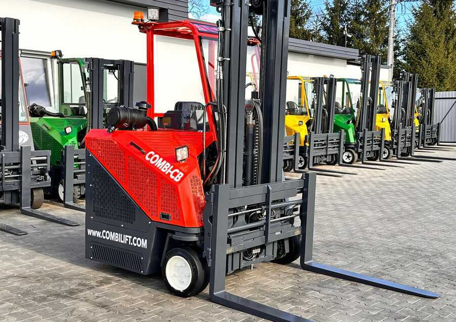 Combilift C3000CB / LPG / TRIPLEX / 5500MM / FREE LIFT / SIDE SHIFT + FORK POSITIONER / LIKE NEW - Ричтрак с движение в 4 посоки: снимка 4 Combilift C3000CB / LPG / TRIPLEX / 5500MM / FREE LIFT / SIDE SHIFT + FORK POSITIONER / LIKE NEW - Ричтрак с движение в 4 посоки: снимка 4
