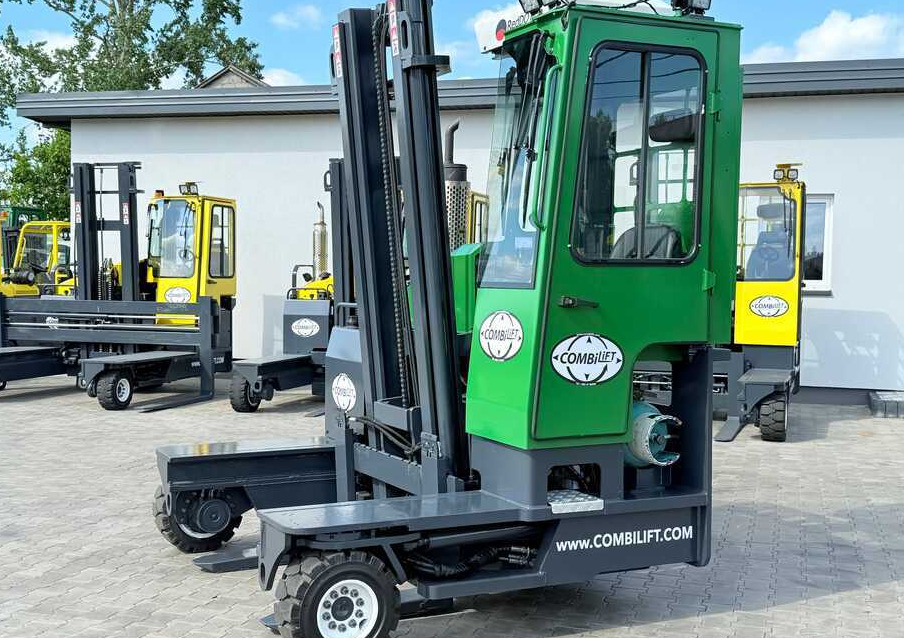Combilift C3500 / DUPLEX 4100MM / GAS / EXTENDABLE FORKS / CABIN / HEATING + AIR CONDITIONING / LIKE NEW - Ричтрак с движение в 4 посоки: снимка 3 Combilift C3500 / DUPLEX 4100MM / GAS / EXTENDABLE FORKS / CABIN / HEATING + AIR CONDITIONING / LIKE NEW - Ричтрак с движение в 4 посоки: снимка 3