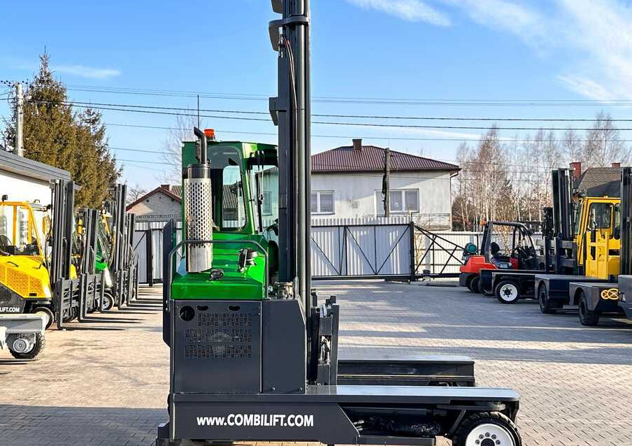 Combilift C4000 / LPG / DUPLEX / LIFTING HEIGHT 550CM / FREE LIFT / LIKE NEW - Ричтрак с движение в 4 посоки: снимка 5 Combilift C4000 / LPG / DUPLEX / LIFTING HEIGHT 550CM / FREE LIFT / LIKE NEW - Ричтрак с движение в 4 посоки: снимка 5