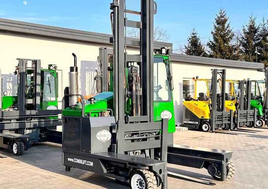 Combilift C4000 / LPG / DUPLEX / LIFTING HEIGHT 550CM / FREE LIFT / LIKE NEW - Ричтрак с движение в 4 посоки: снимка 4 Combilift C4000 / LPG / DUPLEX / LIFTING HEIGHT 550CM / FREE LIFT / LIKE NEW - Ричтрак с движение в 4 посоки: снимка 4