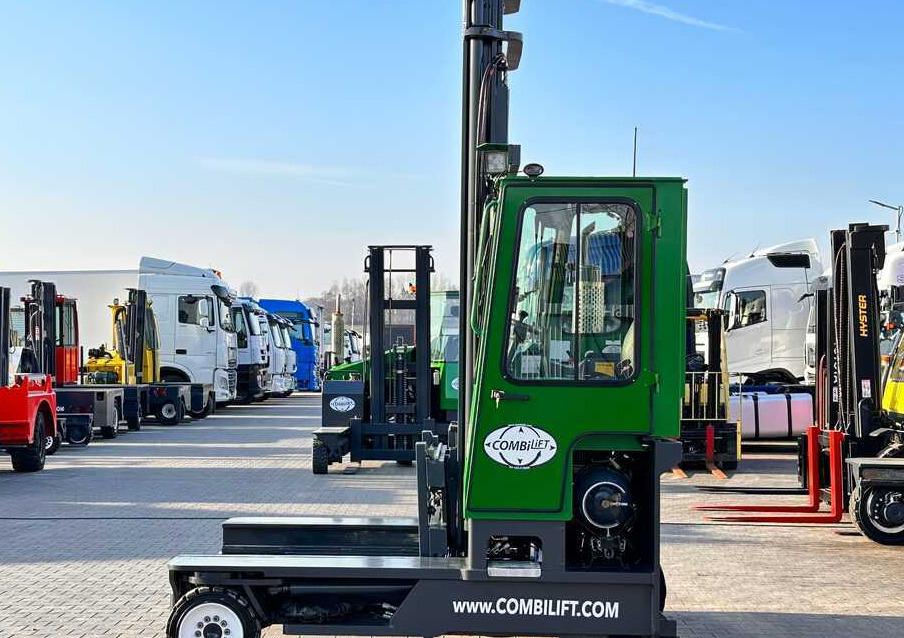 Combilift C4000 / LPG / DUPLEX / LIFTING HEIGHT 550CM / FREE LIFT / LIKE NEW - Ричтрак с движение в 4 посоки: снимка 2 Combilift C4000 / LPG / DUPLEX / LIFTING HEIGHT 550CM / FREE LIFT / LIKE NEW - Ричтрак с движение в 4 посоки: снимка 2