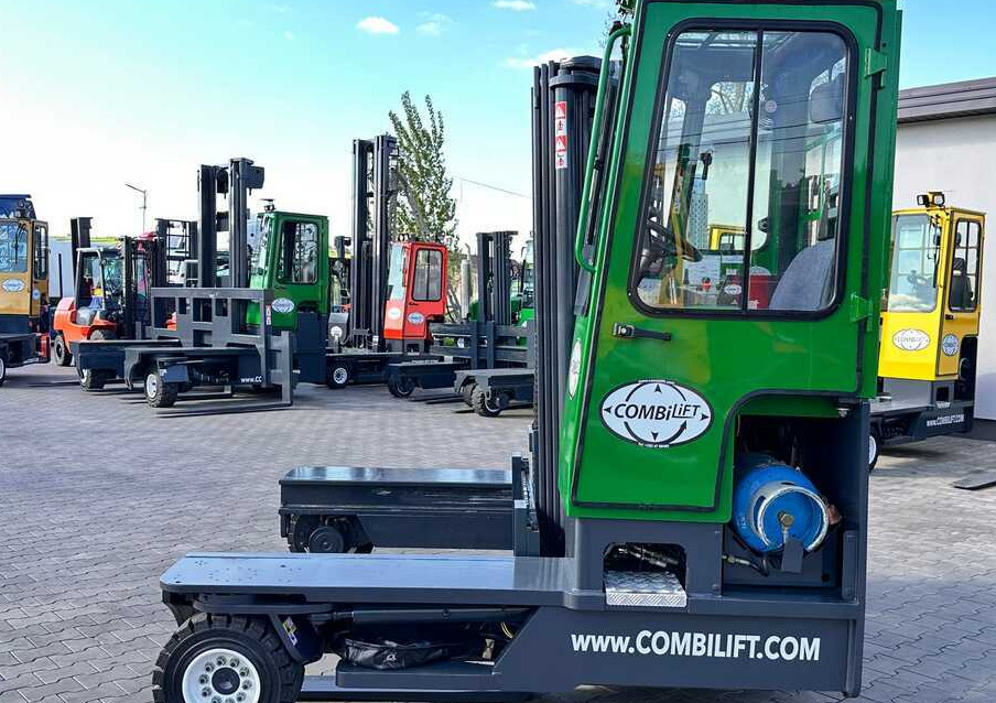 Combilift C4000 / TRIPLEX / 4900MM / GAS / FREE LIFT / FORK SIDE SHIFT / LIKE NEW - Ричтрак с движение в 4 посоки: снимка 2 Combilift C4000 / TRIPLEX / 4900MM / GAS / FREE LIFT / FORK SIDE SHIFT / LIKE NEW - Ричтрак с движение в 4 посоки: снимка 2