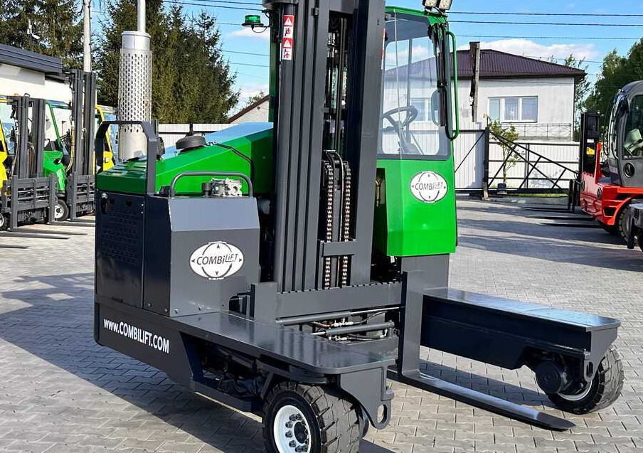 Combilift C4000 / TRIPLEX / 4900MM / GAS / FREE LIFT / FORK SIDE SHIFT / LIKE NEW - Ричтрак с движение в 4 посоки: снимка 4 Combilift C4000 / TRIPLEX / 4900MM / GAS / FREE LIFT / FORK SIDE SHIFT / LIKE NEW - Ричтрак с движение в 4 посоки: снимка 4