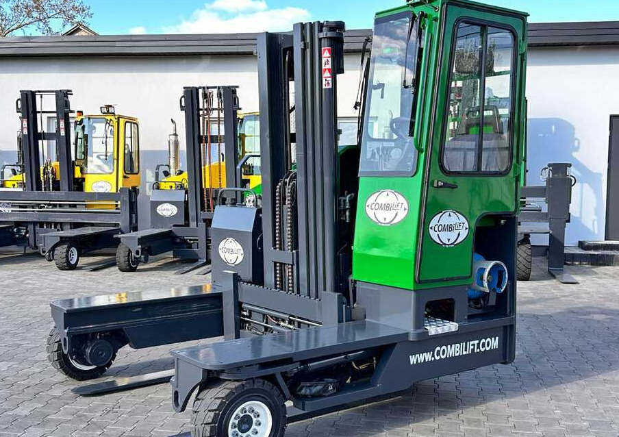 Combilift C4000 / TRIPLEX / 4900MM / GAS / FREE LIFT / FORK SIDE SHIFT / LIKE NEW - Ричтрак с движение в 4 посоки: снимка 1 Combilift C4000 / TRIPLEX / 4900MM / GAS / FREE LIFT / FORK SIDE SHIFT / LIKE NEW - Ричтрак с движение в 4 посоки: снимка 1