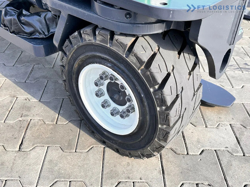 Combilift C4000 / TRIPLEX / 4900MM / LPG / FREE LIFT / FORK SHIFT / LIKE NEW C4000 / TRIPLEX / 4900MM / LPG / FREE LIFT / FORK SHIFT / LIK - Ричтрак с движение в 4 посоки: снимка 5 Combilift C4000 / TRIPLEX / 4900MM / LPG / FREE LIFT / FORK SHIFT / LIKE NEW C4000 / TRIPLEX / 4900MM / LPG / FREE LIFT / FORK SHIFT / LIK - Ричтрак с движение в 4 посоки: снимка 5