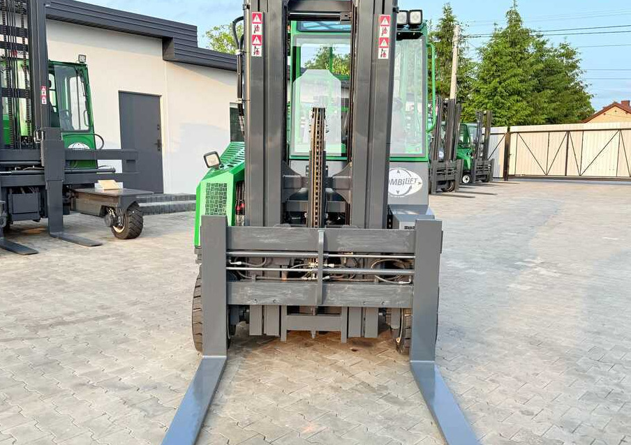 Combilift C4000CB / TRIPLEX - 5200MM / LPG / FREE LIFT / FORK POSITIONER / FORK SIDESHIFT / HEIGHT 2450MM / LIKE NEW - Ричтрак с движение в 4 посоки: снимка 3 Combilift C4000CB / TRIPLEX - 5200MM / LPG / FREE LIFT / FORK POSITIONER / FORK SIDESHIFT / HEIGHT 2450MM / LIKE NEW - Ричтрак с движение в 4 посоки: снимка 3