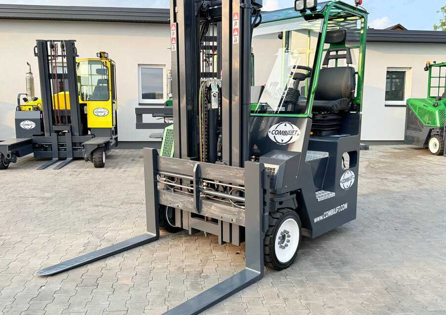 Combilift C4000CB / TRIPLEX - 5200MM / LPG / FREE LIFT / FORK POSITIONER / FORK SIDESHIFT / HEIGHT 2450MM / LIKE NEW - Ричтрак с движение в 4 посоки: снимка 1 Combilift C4000CB / TRIPLEX - 5200MM / LPG / FREE LIFT / FORK POSITIONER / FORK SIDESHIFT / HEIGHT 2450MM / LIKE NEW - Ричтрак с движение в 4 посоки: снимка 1