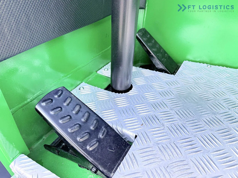 Ричтрак с движение в 4 посоки Combilift C4500 / DIESEL / DUPLEX 4000MM / WIDE FORK POSITIONER / HEATING / FULL CABIN / EXCELLENT CONDITION / A wide range of four-way an: снимка 12