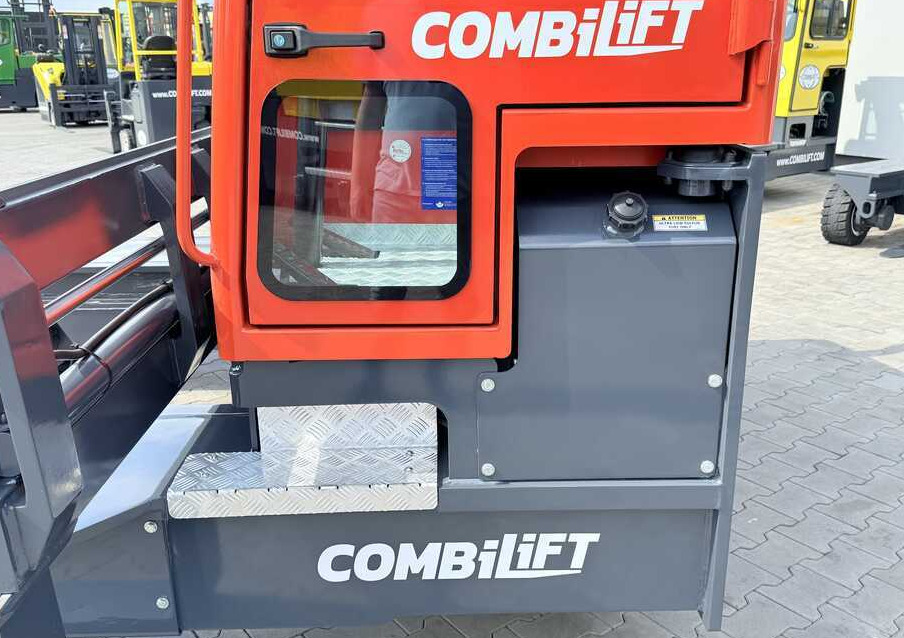 Combilift C4500 / DIESEL / TRIPLEX - 6420MM / FREE-LIFT / WIDE FORK POSITIONER - Ричтрак с движение в 4 посоки: снимка 3 Combilift C4500 / DIESEL / TRIPLEX - 6420MM / FREE-LIFT / WIDE FORK POSITIONER - Ричтрак с движение в 4 посоки: снимка 3
