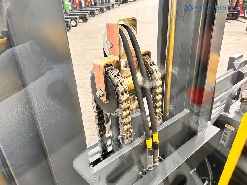 Combilift C4500 / DUPLEX / 4050MM / DIESEL / WIDE POSITIONER / FREE LIFT C4500 / DUPLEX / 4050MM / DIESEL / WIDE POSITIONER / FREE LIFT - Ричтрак с движение в 4 посоки: снимка 2 Combilift C4500 / DUPLEX / 4050MM / DIESEL / WIDE POSITIONER / FREE LIFT C4500 / DUPLEX / 4050MM / DIESEL / WIDE POSITIONER / FREE LIFT - Ричтрак с движение в 4 посоки: снимка 2