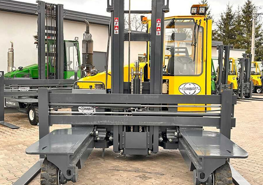 Combilift C4500 / DUPLEX / 4050MM / DIESEL / WIDE POSITIONER / FREE LIFT / SIDESHIFT / LIKE NEW - Ричтрак с движение в 4 посоки: снимка 4 Combilift C4500 / DUPLEX / 4050MM / DIESEL / WIDE POSITIONER / FREE LIFT / SIDESHIFT / LIKE NEW - Ричтрак с движение в 4 посоки: снимка 4