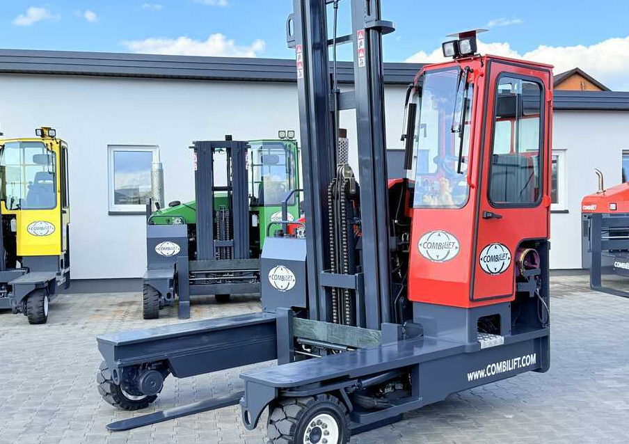 Combilift C4500 / LPG / DUPLEX - 4500MM / FORK POSITIONER / FREE LIFT / FULL CABIN / ONLY 6,178 HOURS / CONDITION – LIKE NEW! - Ричтрак с движение в 4 посоки: снимка 3 Combilift C4500 / LPG / DUPLEX - 4500MM / FORK POSITIONER / FREE LIFT / FULL CABIN / ONLY 6,178 HOURS / CONDITION – LIKE NEW! - Ричтрак с движение в 4 посоки: снимка 3