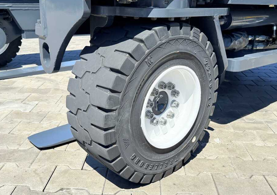 Combilift C5000XL / DIESEL / DUPLEX - 5500MM / FULL CABIN / NEW TYRES / HEATING - Ричтрак с движение в 4 посоки: снимка 2 Combilift C5000XL / DIESEL / DUPLEX - 5500MM / FULL CABIN / NEW TYRES / HEATING - Ричтрак с движение в 4 посоки: снимка 2