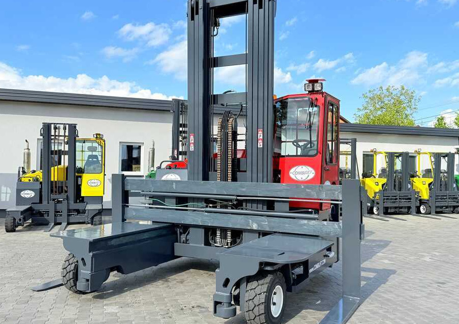 Combilift C8000 / GAS / TRIPLEX 8300 / WIDE FORK POSITIRONER / FREE-LIFT / A comprehensive range of four-way and side-loading forklifts. - Ричтрак с движение в 4 посоки: снимка 3 Combilift C8000 / GAS / TRIPLEX 8300 / WIDE FORK POSITIRONER / FREE-LIFT / A comprehensive range of four-way and side-loading forklifts. - Ричтрак с движение в 4 посоки: снимка 3
